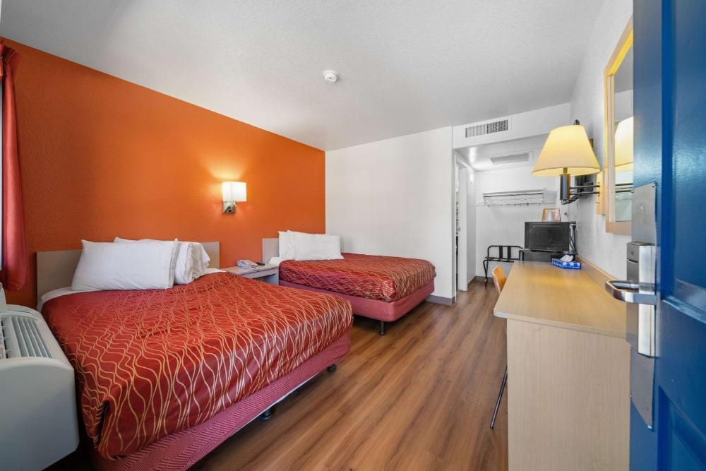 Motel 6 Big Bear
